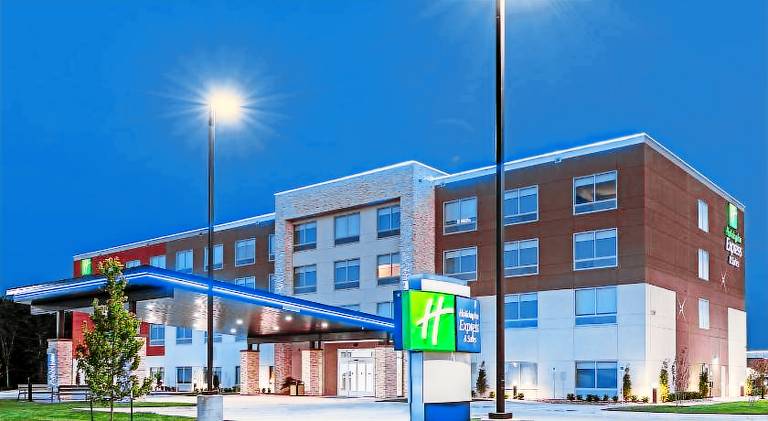 Holiday Inn Express And Suites Parsons By IHG in Parsons, KS