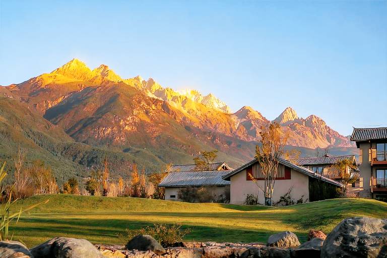 Joy Holiday Hotel Lijiang - Yulong Snow Mountain and Baisha Old Town in Lijiang