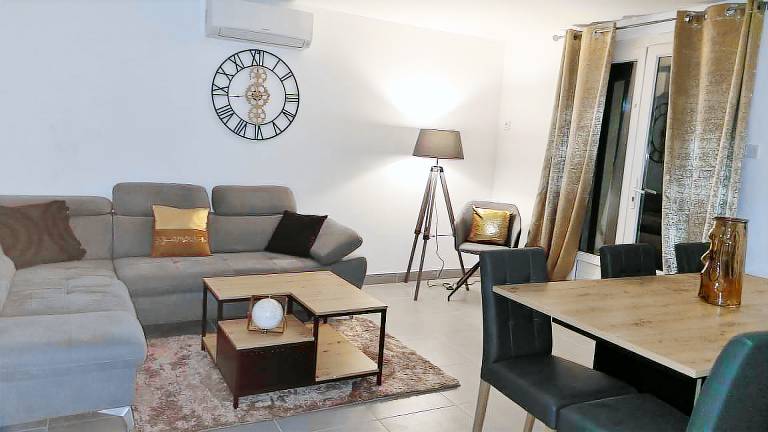 Apartment Orange