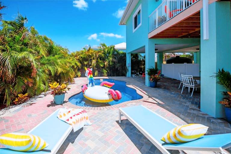 NEW BUILD-PRIVATE POOL! Luxury 4BR/4.5 ba Marathon FL with 60' dock EV charger in Marathon, FL