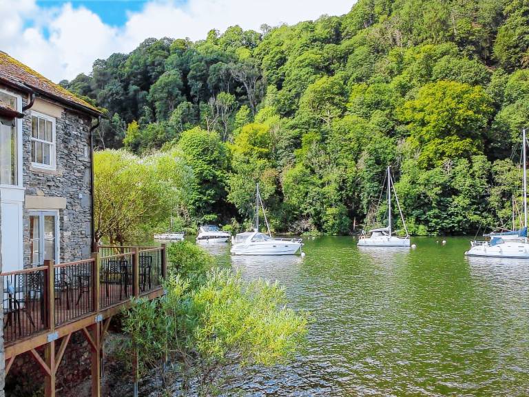 Cottage with terrace in Windermere