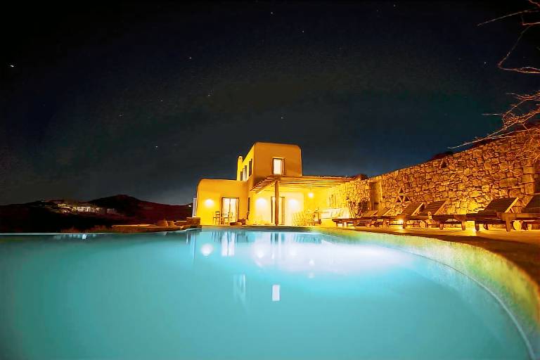 Villa with pool, barbecue & terrace — photo 3