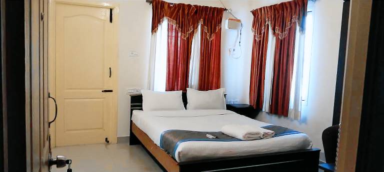 Serviced apartment  Kilkattalai Lake