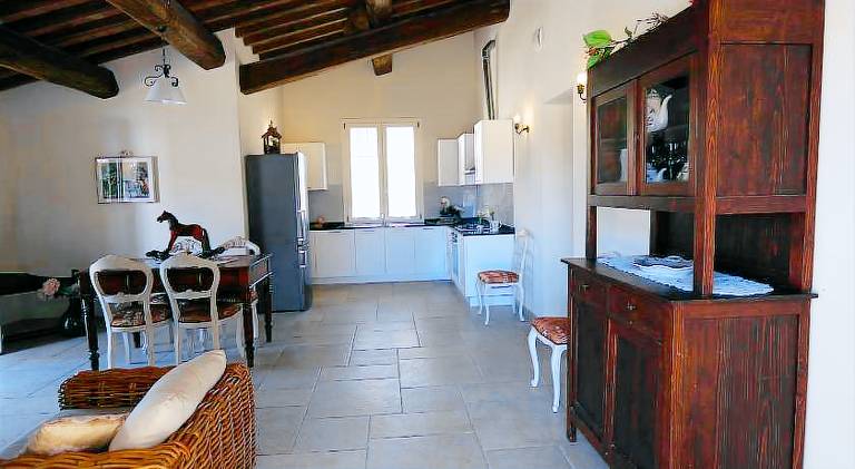 House with pool — photo 4