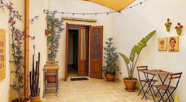 Rental apartment with patio | Pet-friendly — photo 4