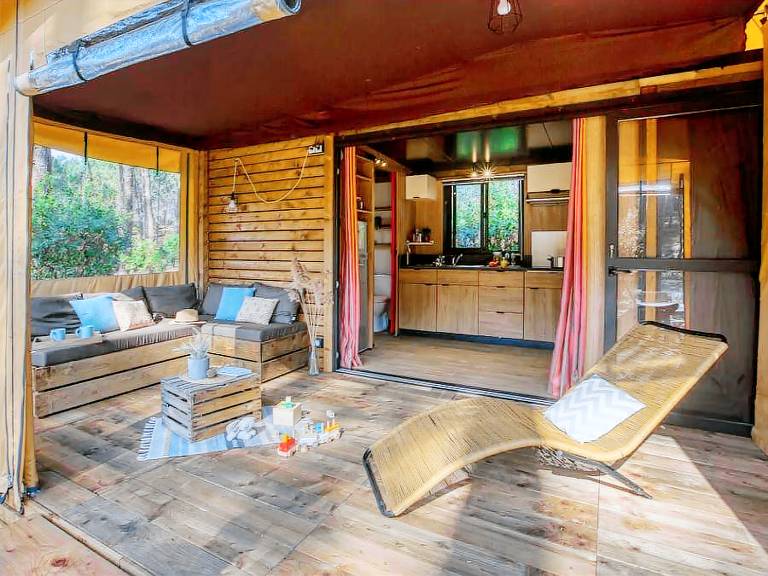 Cabin with patio — photo 5