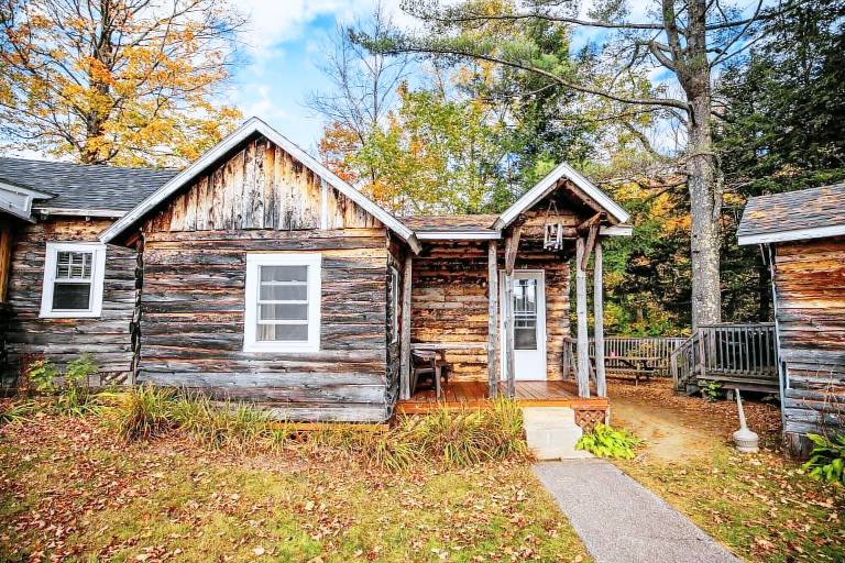 Cabin Lincoln