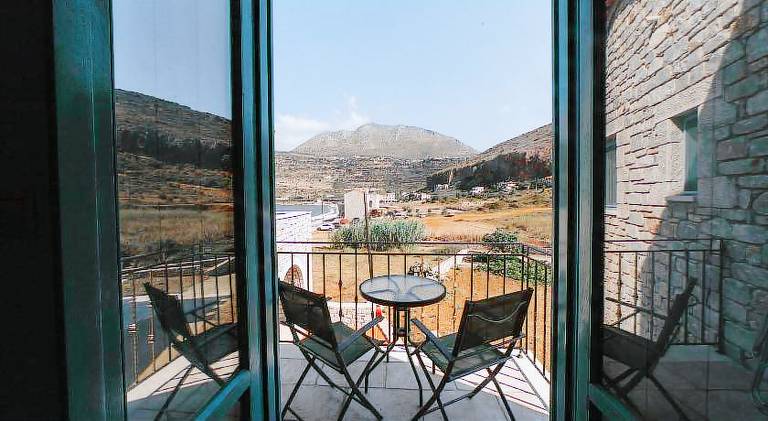 Holiday apartment with patio & garden — photo 5