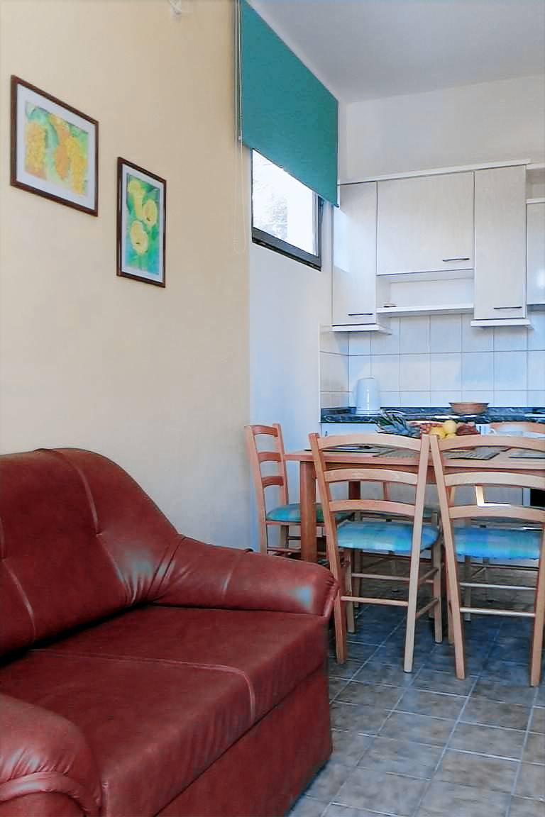 Holiday apartment with patio & grill — photo 2