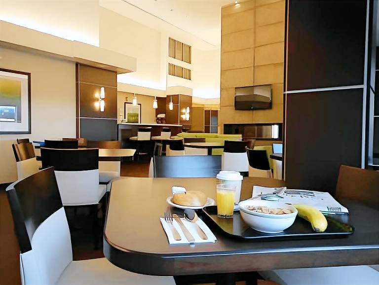 Home Inn & Suites Regina East — photo 5