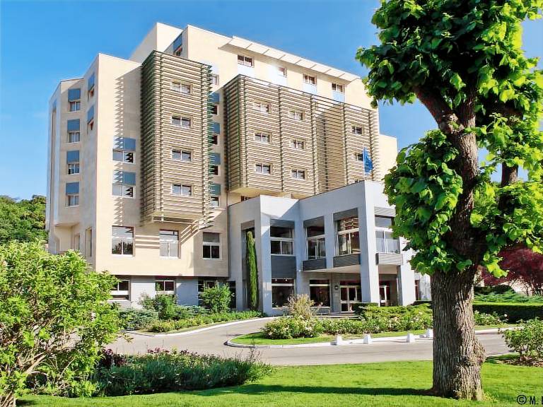 Hotel Lyon Metropole in Caluire-et-Cuire