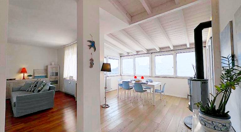 Vacation home with pool in Numana