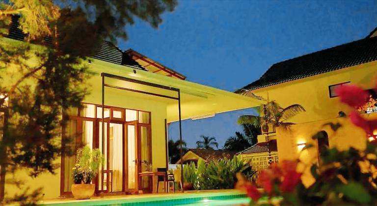 House with pool & jacuzzi — photo 4