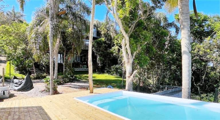 House with pool — photo 3