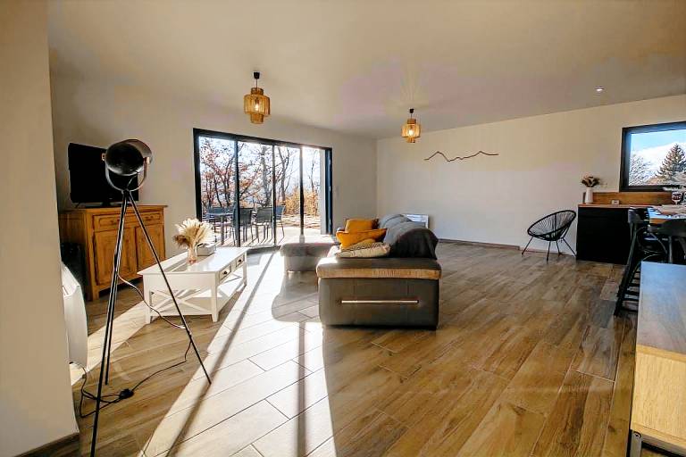 Gite with terrace, yard & barbeque in Tarbes