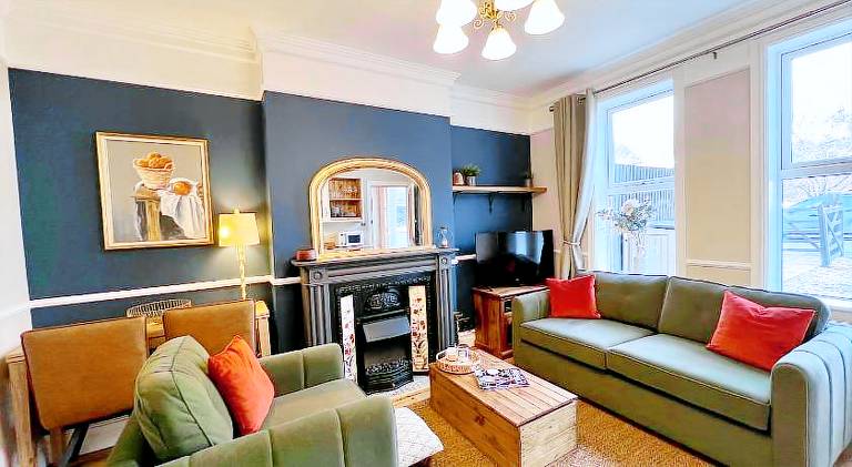 Pleasant apartment | Pets allowed in Cheltenham