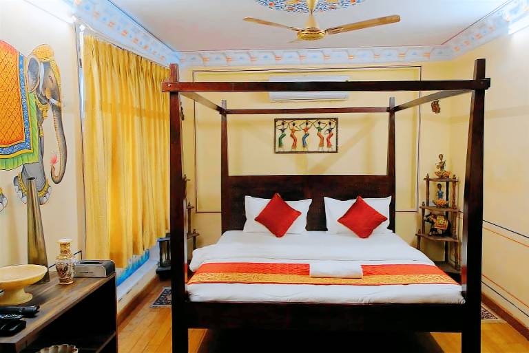 Hotel Khandaka Mahal