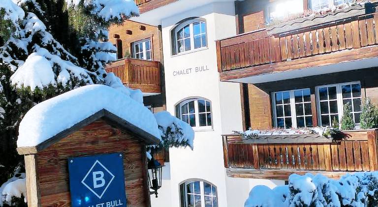 Rental apartment with yard & terrace | Next to the ski | Pet-friendly in Zermatt