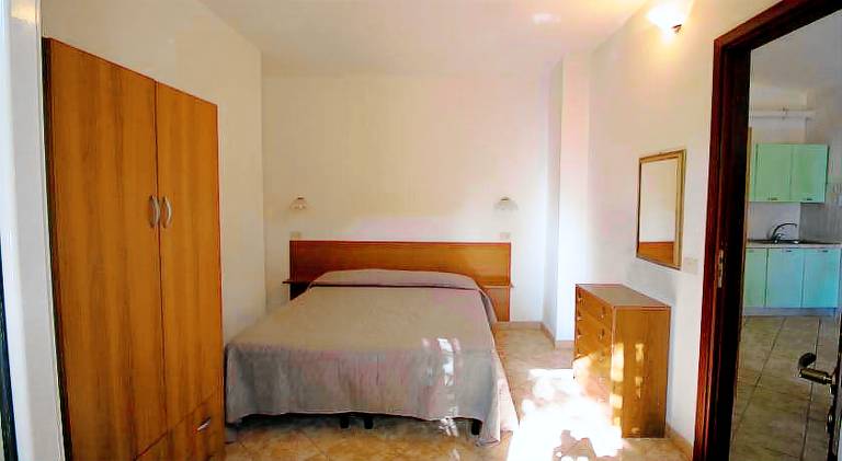 Serviced apartment with garden — photo 2