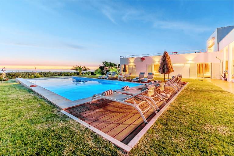 Ferienhaus direkt am Wasser in Encarnação, Atlantikküste f&uuml;r max. 8 Personen