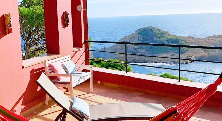 Fully equipped vacation home with terrace & BBQ | Beach nearby | Perfect for remote work | Pets allowed in Begur