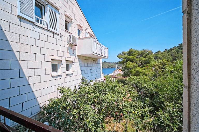 Studio with terrace | City view — photo 2
