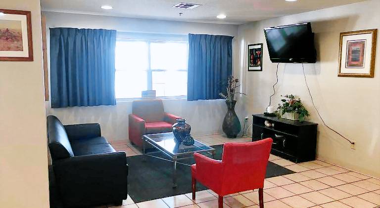 Chadron Inn & Suites — photo 4