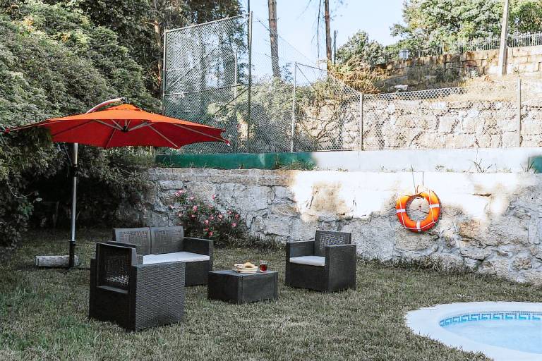 Villa with yard, jacuzzi & pool | Water view — photo 4