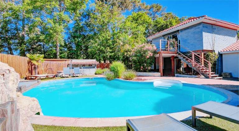 Villa with sauna, jacuzzi & patio in Arcachon
