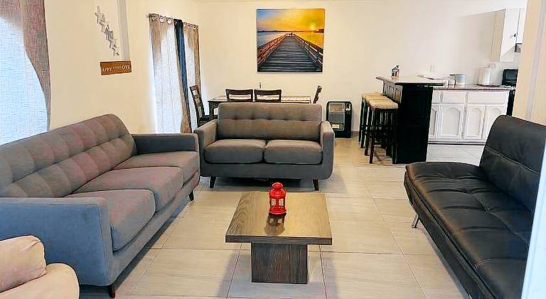 House | Pets allowed — photo 2