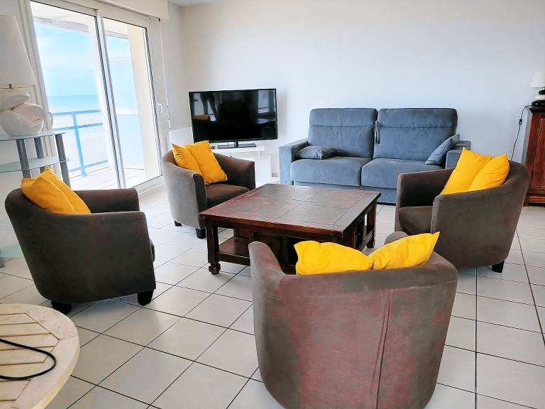 Rental apartment with 3 rooms for 8 persons — photo 3