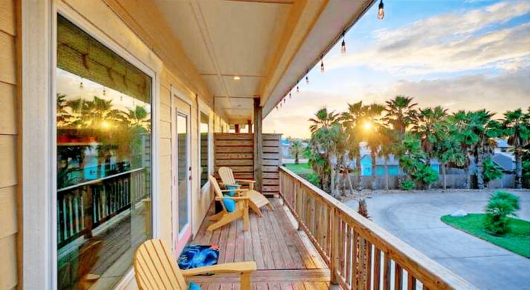 Pool Walk to Old Town Eateries Nightlife Shopping Rock N Reelby AvantStay in Port Aransas, TX