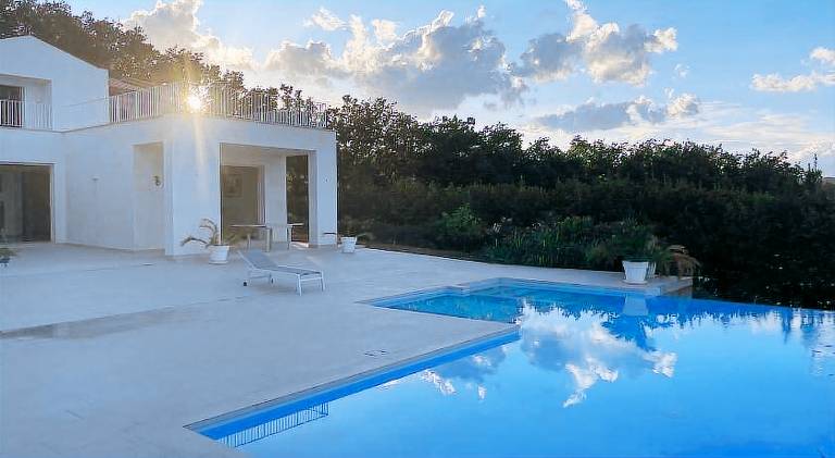Villa Ebe - Luxury Villa with sea view in Acquaviva Picena