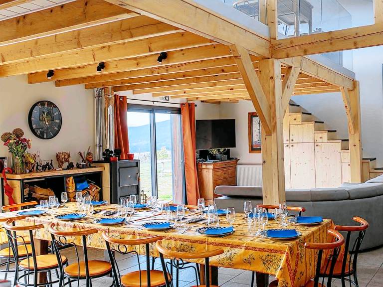 Prestige House on Forest Edge with WIFI and Parking at Les Angles in Foix