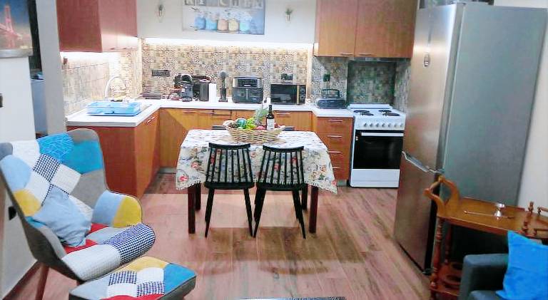 House with patio — photo 2