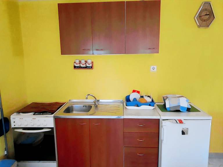 Holiday apartment with barbeque, garden & patio | Garden view — photo 3