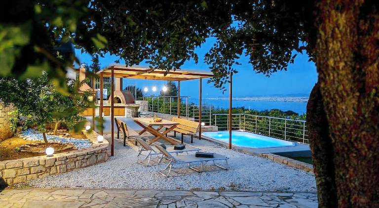 Villa with private pool, garden & patio — photo 3