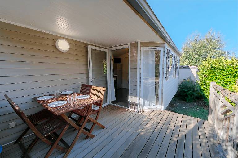 Wonderful mobile home with yard, terrace & pool | Mountain view | Pets allowed — photo 3