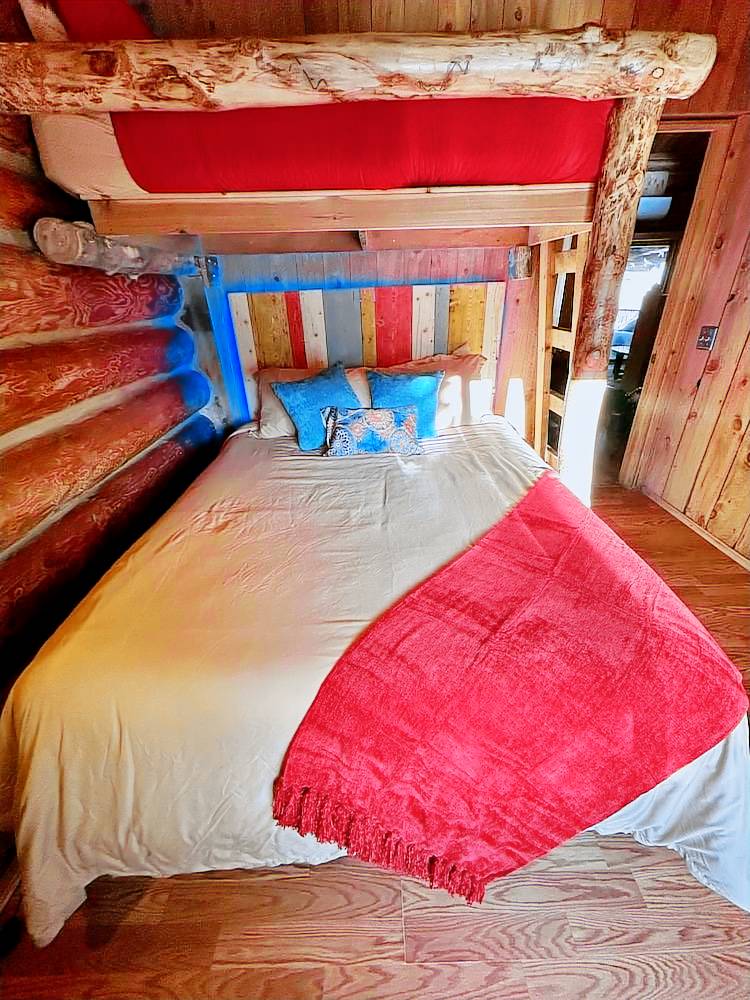 Lodge  Boulder