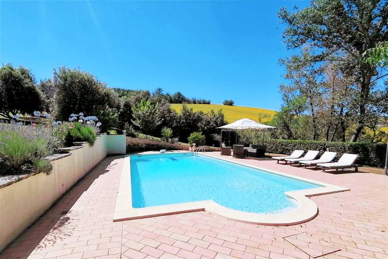 Villa with terrace, yard & barbecue — photo 3