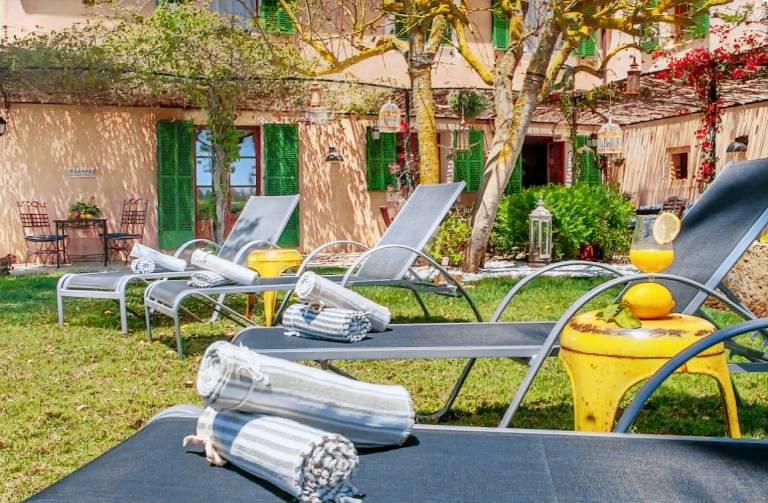 Bed & Breakfast  Sa Vinyola