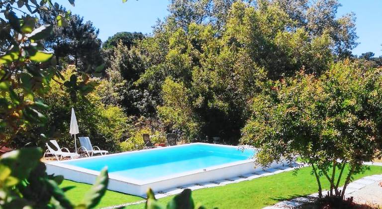 Wonderful vacation home with yard, pool & patio | Dogs allowed in Setubal