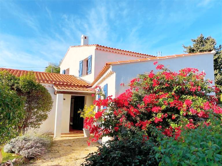 Villa with fast internet, private pool & patio | Garden view | Good for workation — photo 3