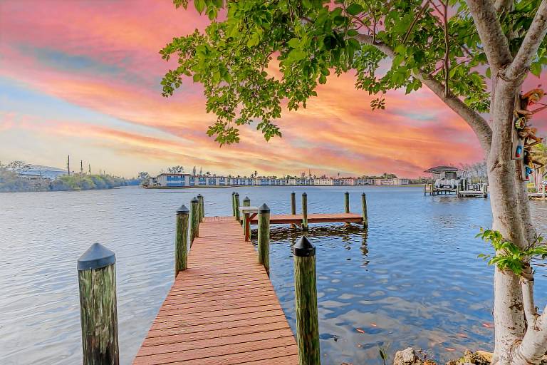 Waterfront Luxury Retreat – Avion Park Naples Home by SkyRun Naples — photo 2