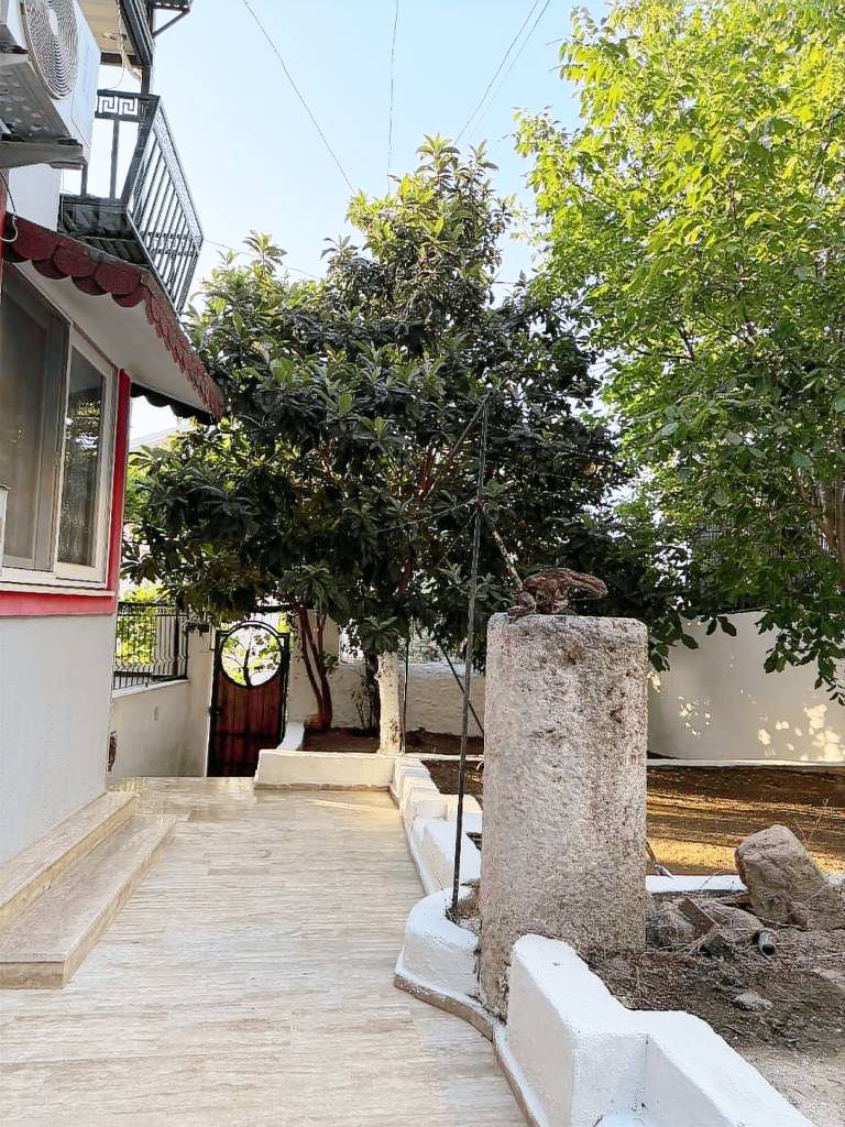 Serviced apartment with barbeque, yard & patio | Suitable for remote work | Pet-friendly — photo 5