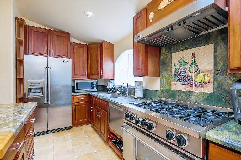 The Vendange Carmel Inn & Suites — photo 4