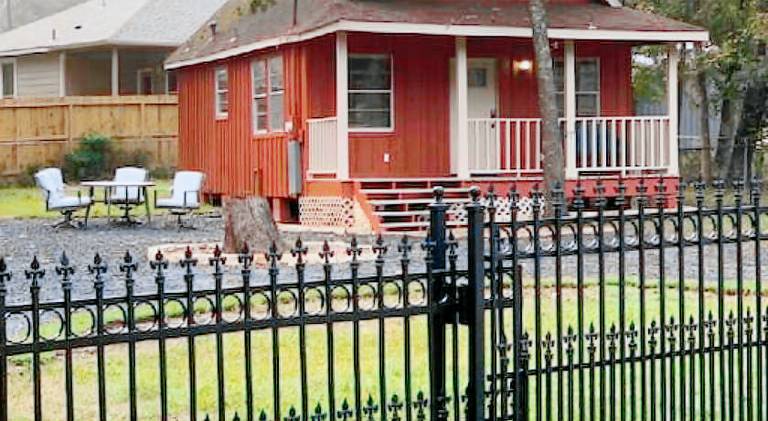 House with 2 rooms for 4 persons in Conroe, TX