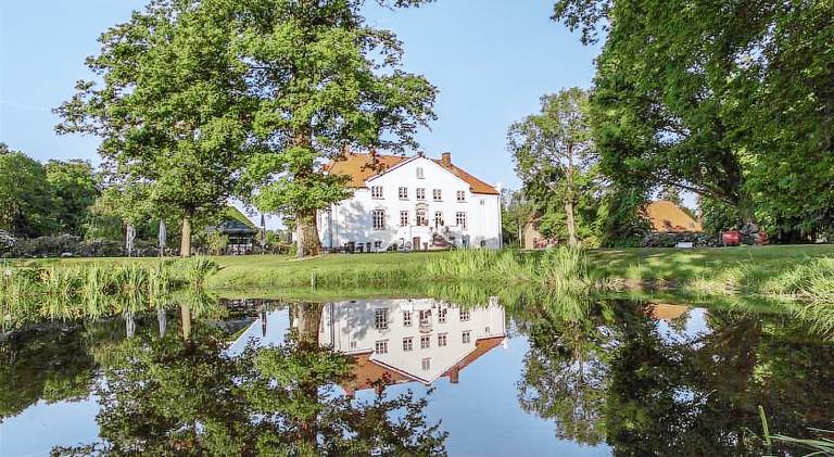 Hotel & Gastehaus Gut Kaden