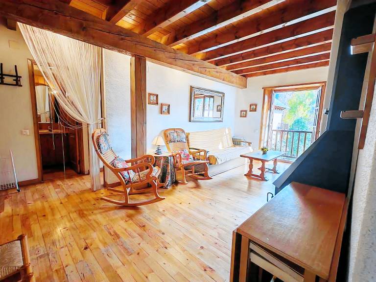 Pleasant apartment with yard | Pet-friendly — photo 4