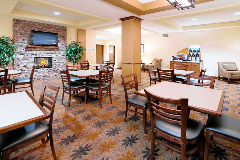 Holiday Inn Express Hotel & Suites Lamar By IHG — photo 3